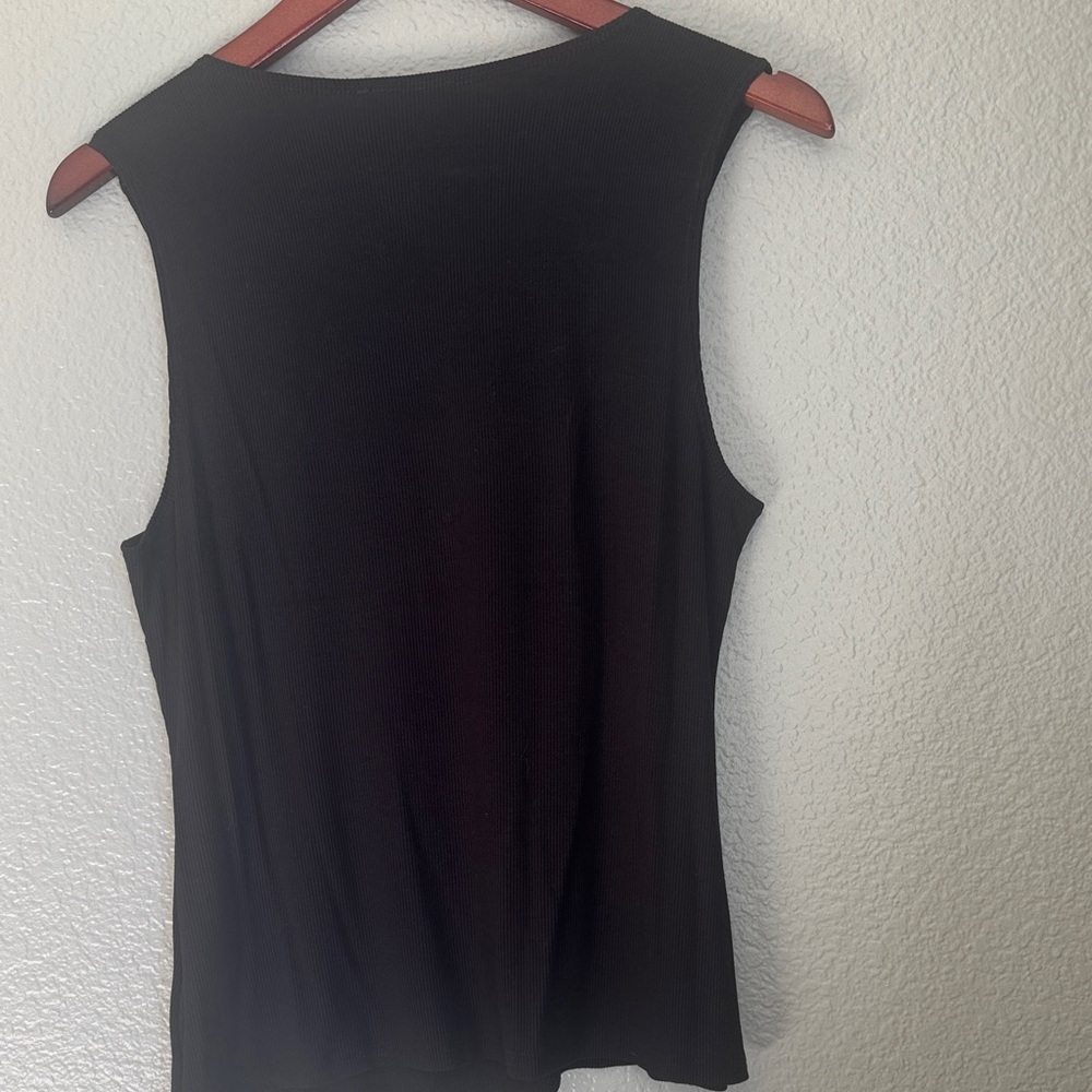 Black Sleeveless Cutout Top - Picture 7 of 7